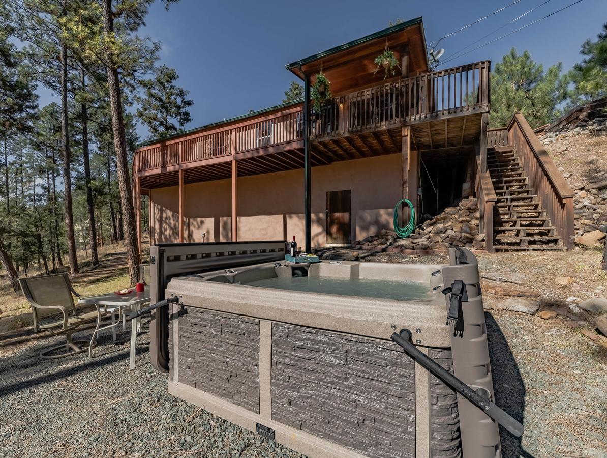 My Happy Place, 3 Bedrooms, Hot Tub, Fireplace, Jetted Tub, WiFi, Sleeps 6 - thumb 32