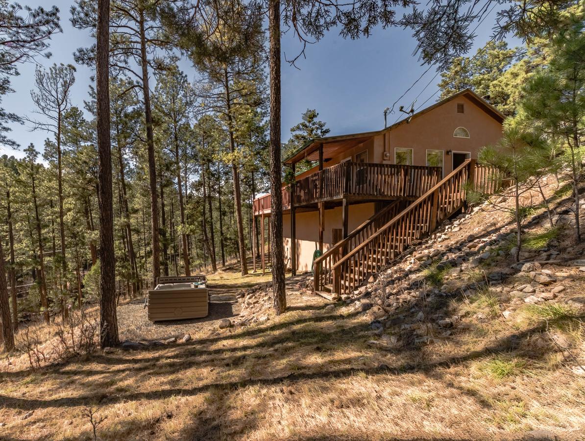 My Happy Place, 3 Bedrooms, Hot Tub, Fireplace, Jetted Tub, WiFi, Sleeps 6 - thumb 33