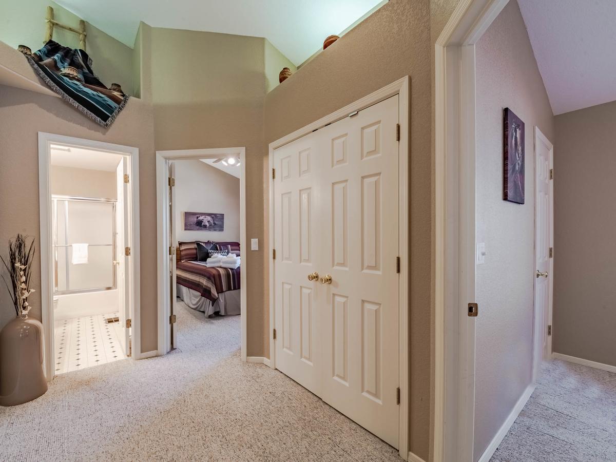 My Happy Place, 3 Bedrooms, Hot Tub, Fireplace, Jetted Tub, WiFi, Sleeps 6 - thumb 25