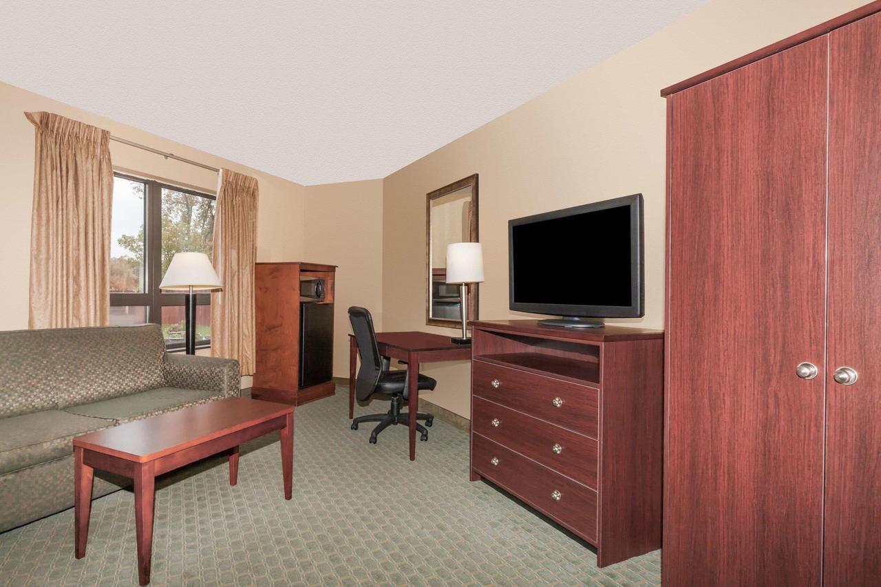 Days Inn By Wyndham Utica - thumb 11