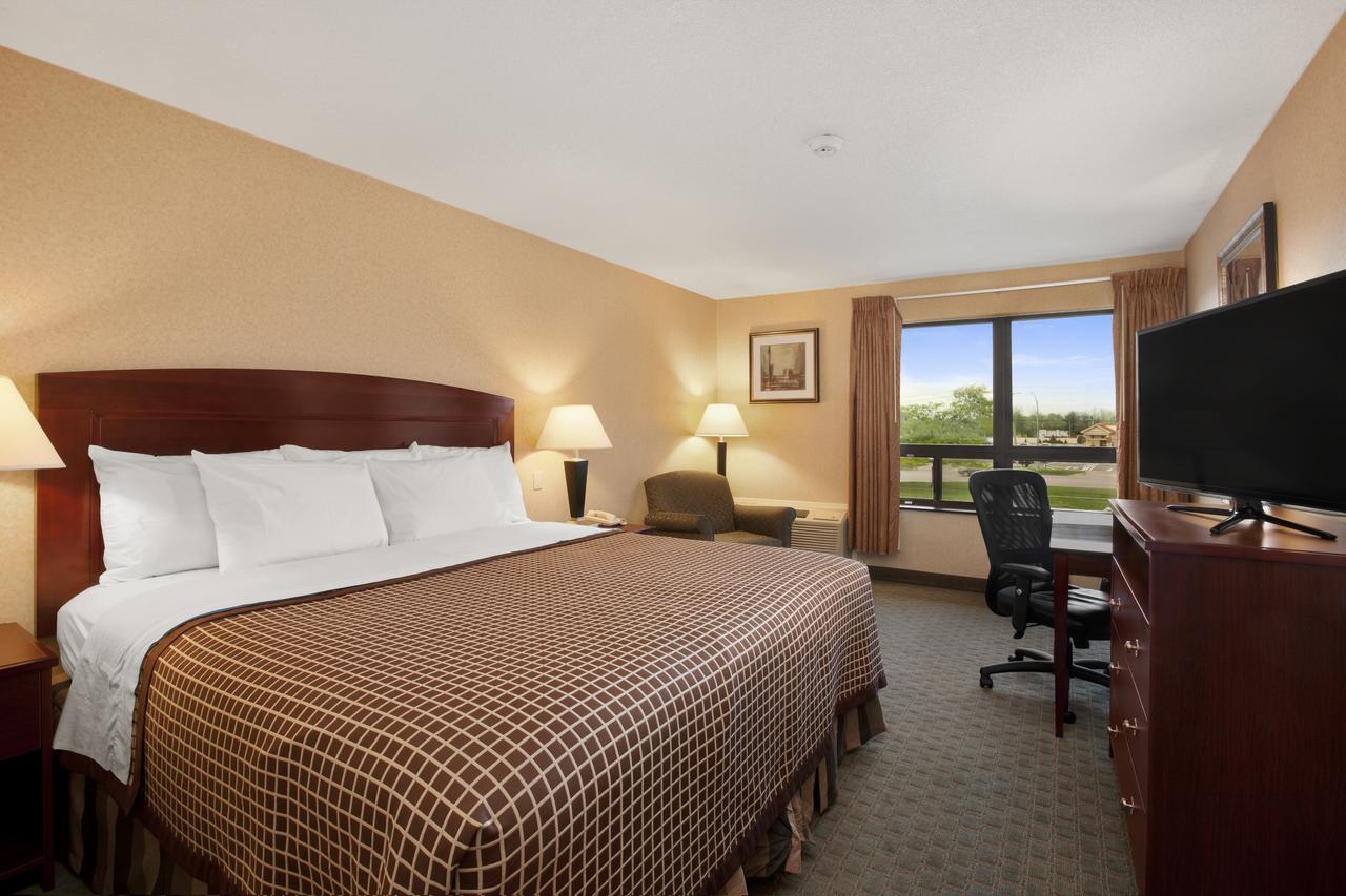 Days Inn By Wyndham Utica - thumb 4