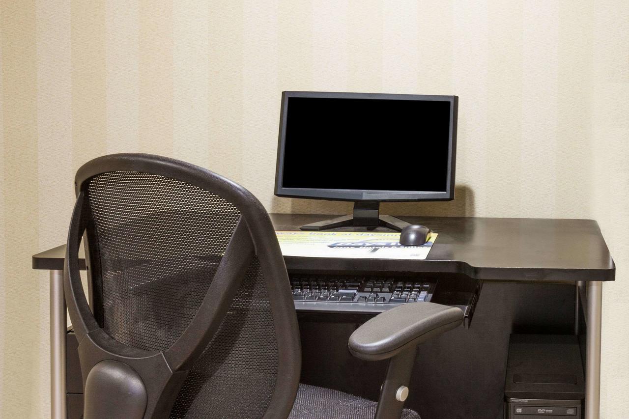 Days Inn By Wyndham Utica - thumb 9