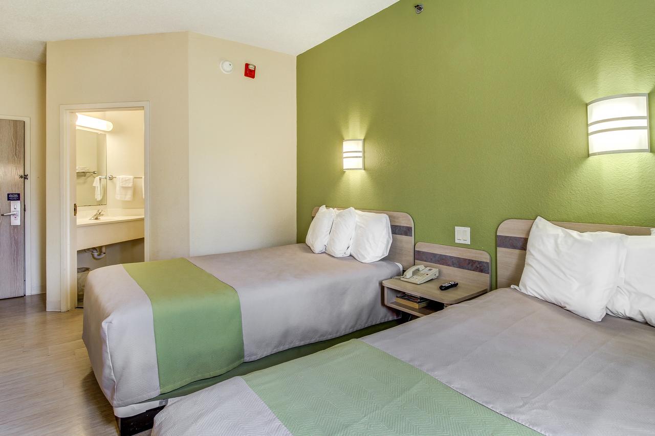 Motel 6 Cleveland - Medina - thumb 3