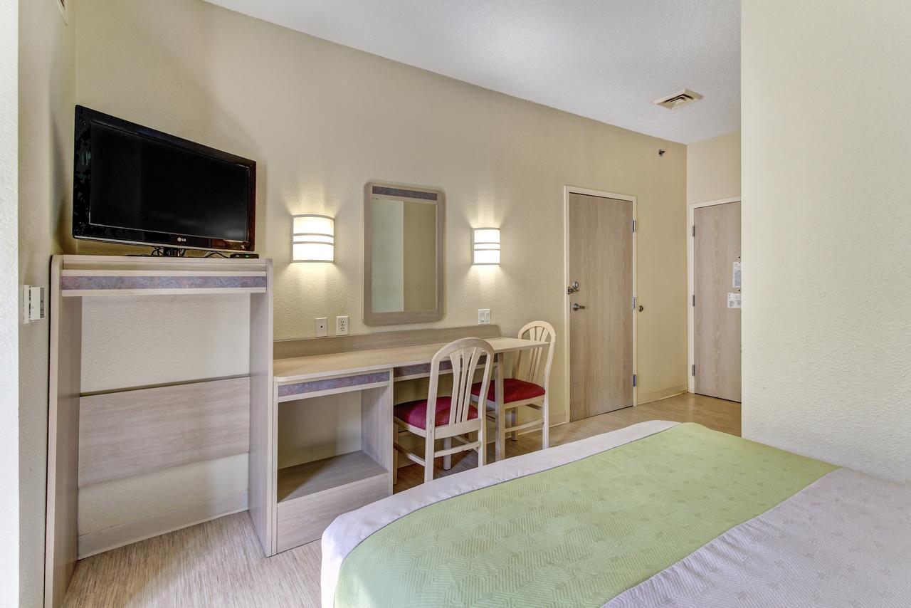 Motel 6 Cleveland - Medina - thumb 5