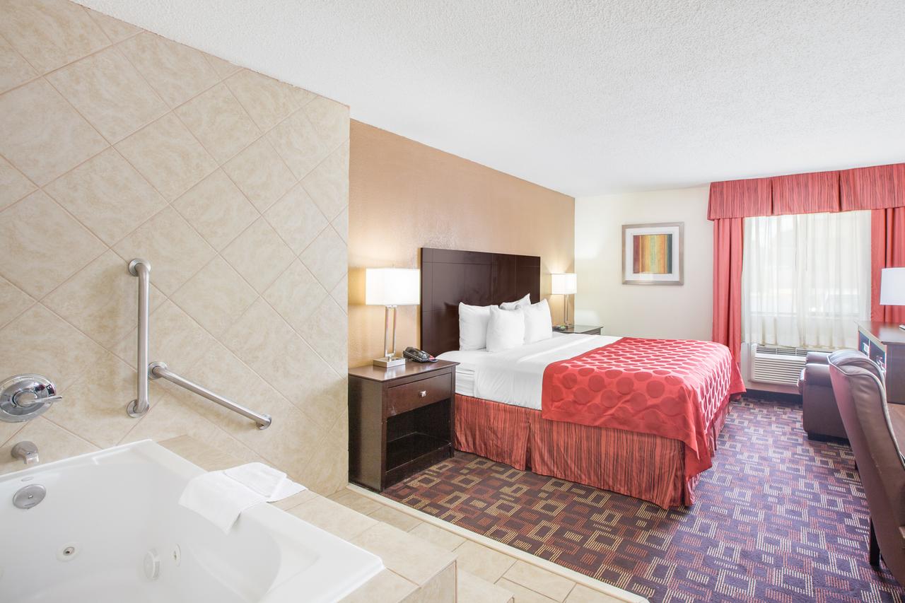Ramada By Wyndham Tulsa - thumb 16