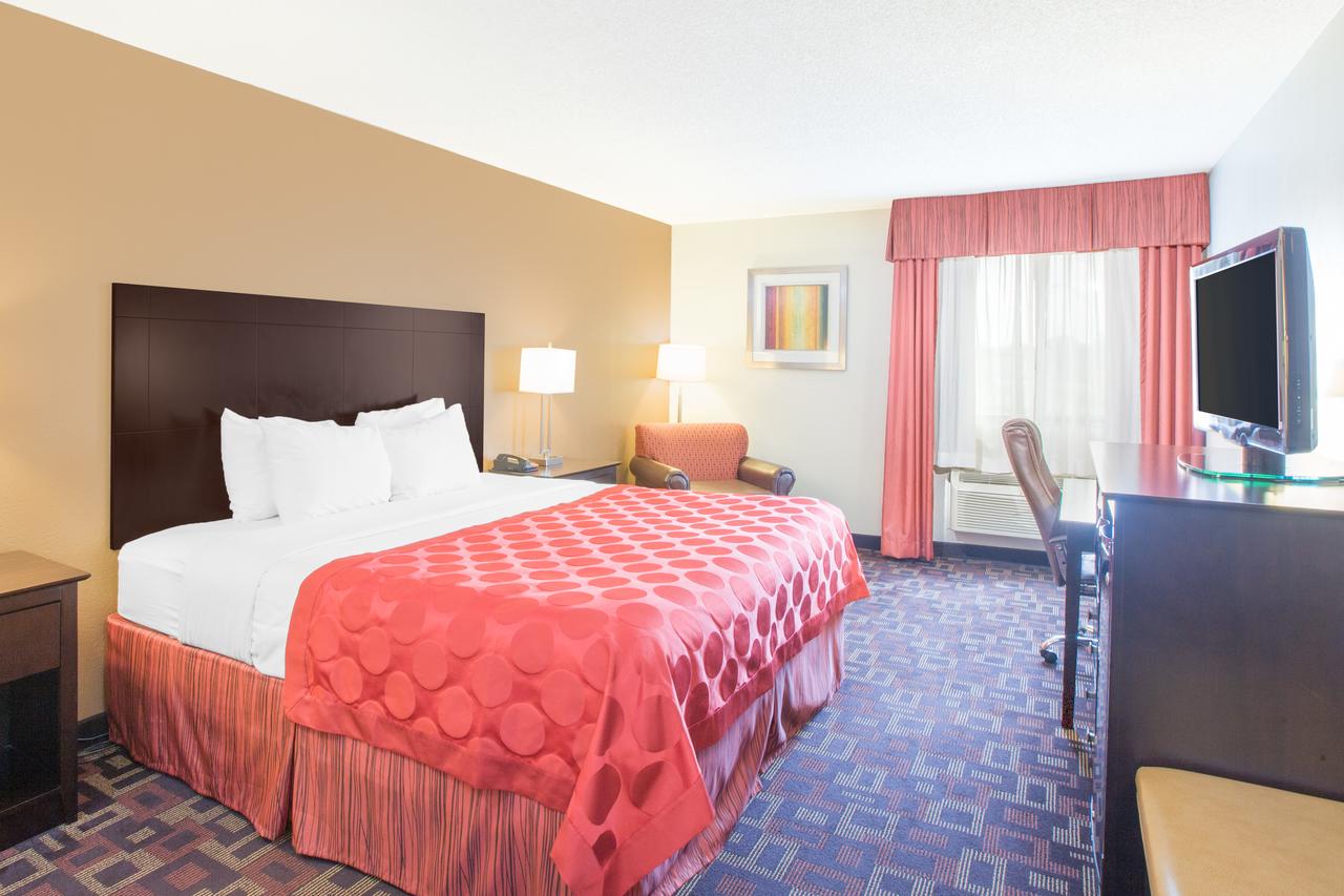 Ramada By Wyndham Tulsa - thumb 8