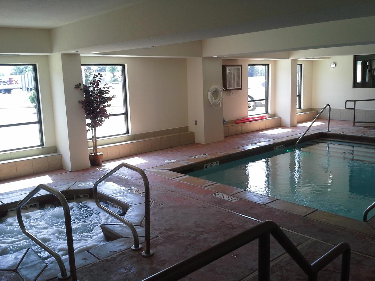 Ramada By Wyndham Tulsa - thumb 26