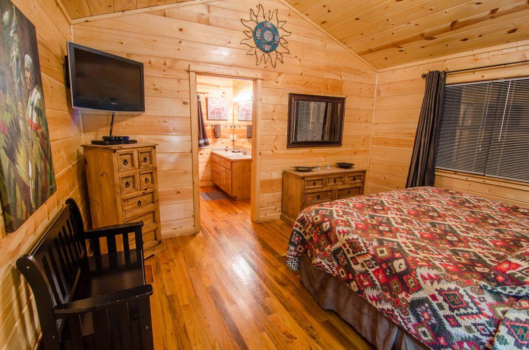 4R Escape Lodge (2 Bdrm) (Luxury Cabin) (Hot Tub) Cabin - thumb 15