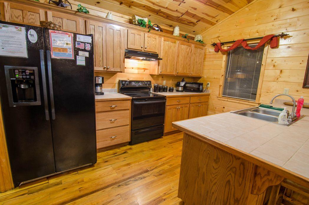 4R Escape Lodge (2 Bdrm) (Luxury Cabin) (Hot Tub) Cabin - thumb 2