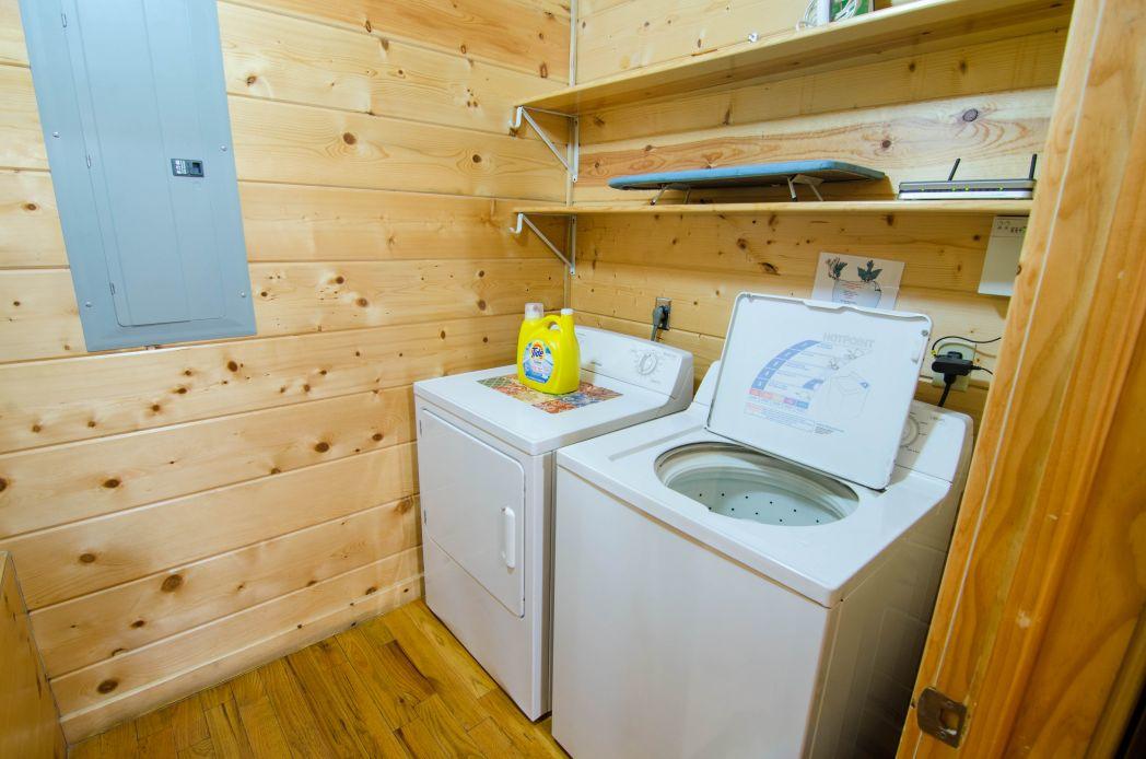 4R Escape Lodge (2 Bdrm) (Luxury Cabin) (Hot Tub) Cabin - thumb 22