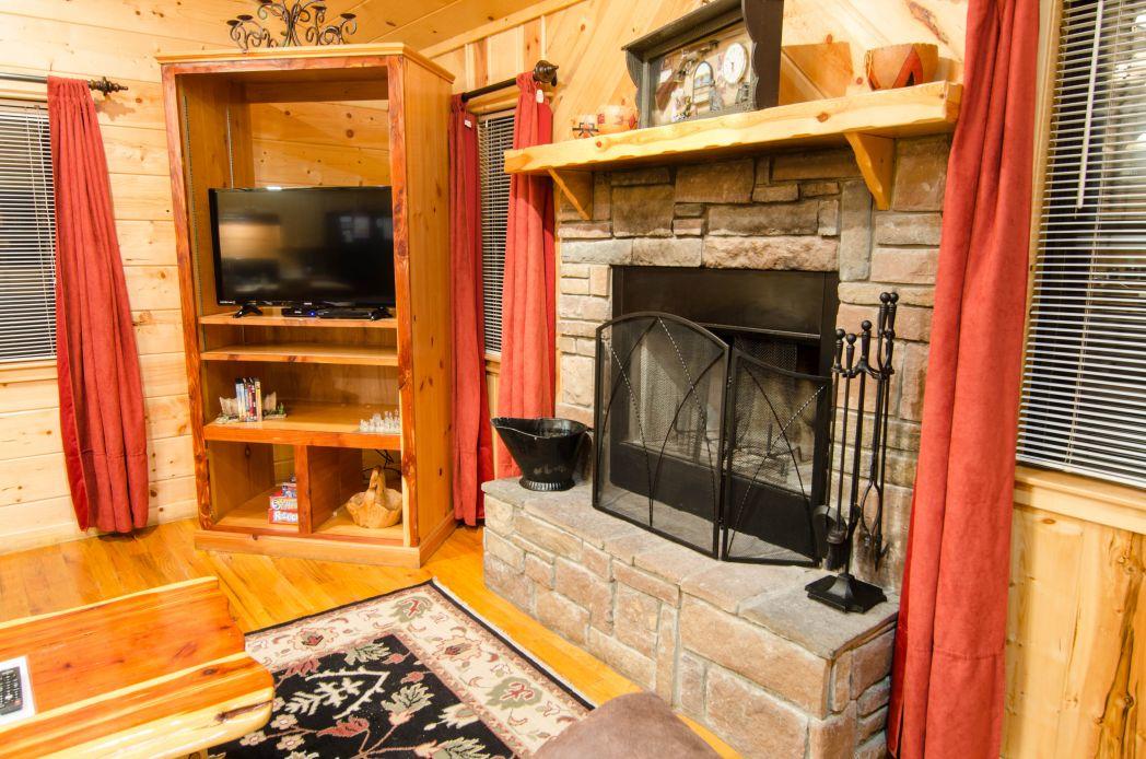 4R Escape Lodge (2 Bdrm) (Luxury Cabin) (Hot Tub) Cabin - thumb 14