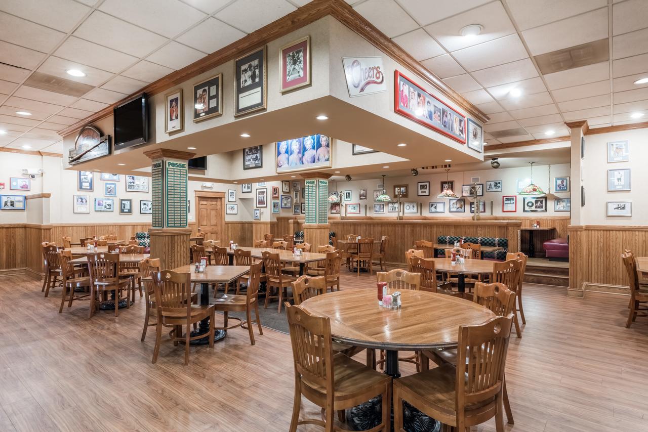 Ramada By Wyndham State College Hotel & Conference Center - thumb 16