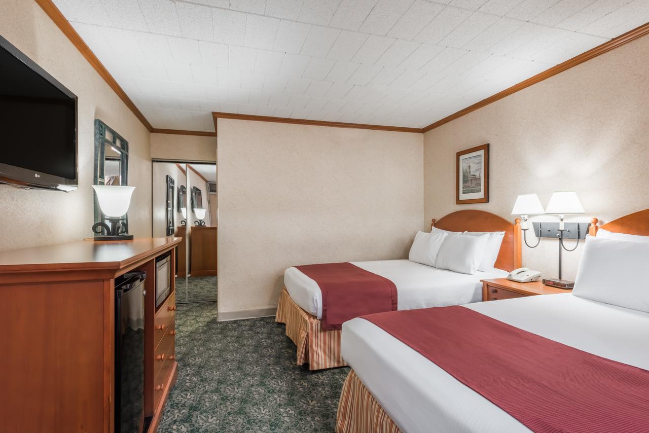 Ramada By Wyndham State College Hotel & Conference Center - thumb 3