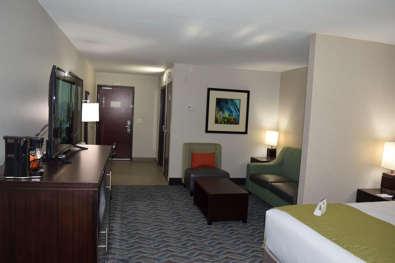 Best Western Plus Hardeeville Inn & Suites - thumb 19