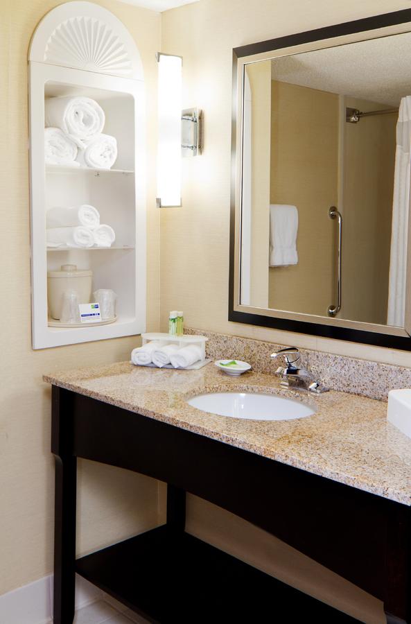 Holiday Inn Express Hotel & Suites Greenville-Downtown - thumb 5