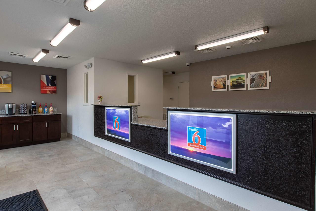 Motel 6 Greenville, SC- I-85 Near Downtown - thumb 14