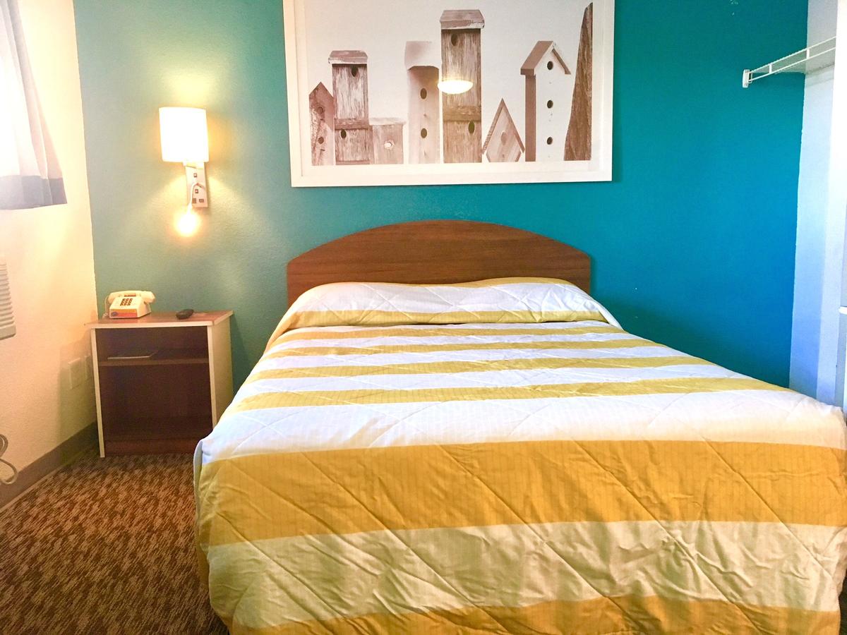 InTown Suites Extended Stay Greenville SC - Wade Hampton - thumb 3