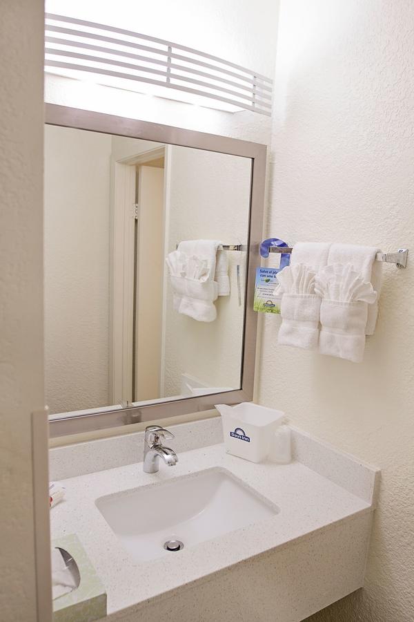 Days Inn By Wyndham Greenville - thumb 11