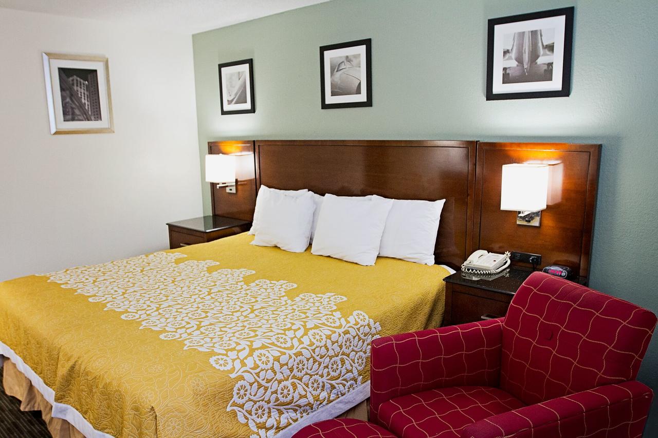 Days Inn By Wyndham Greenville - thumb 9