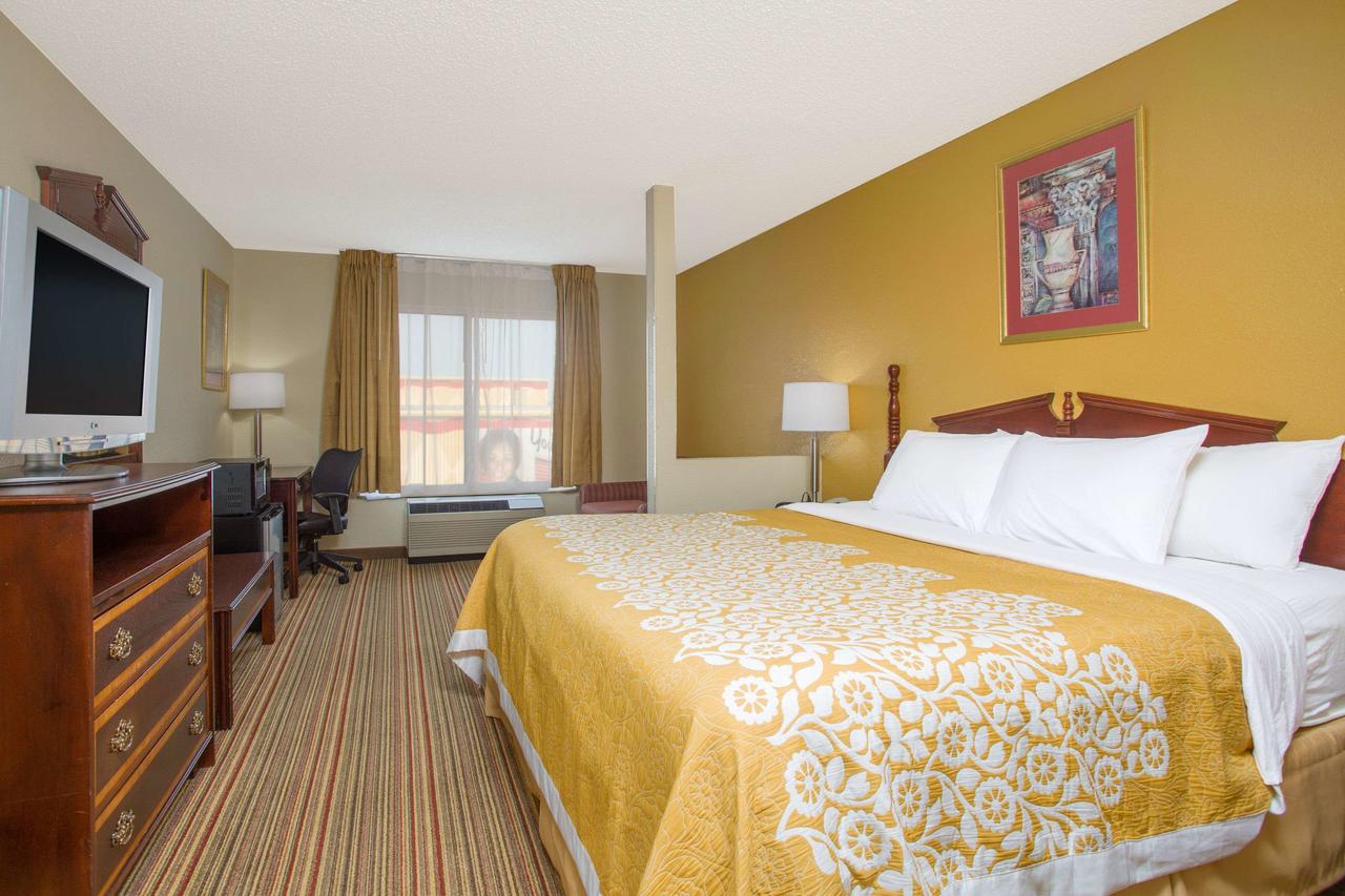 Days Inn By Wyndham Greenville - thumb 20