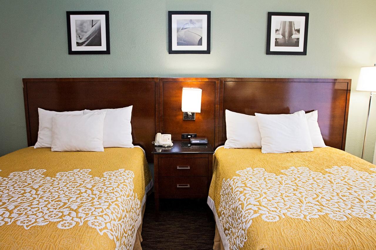 Days Inn By Wyndham Greenville - thumb 8