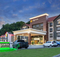 La Quinta Inn by Wyndham Pigeon Forge-Dollywood - Accommodation Deal
