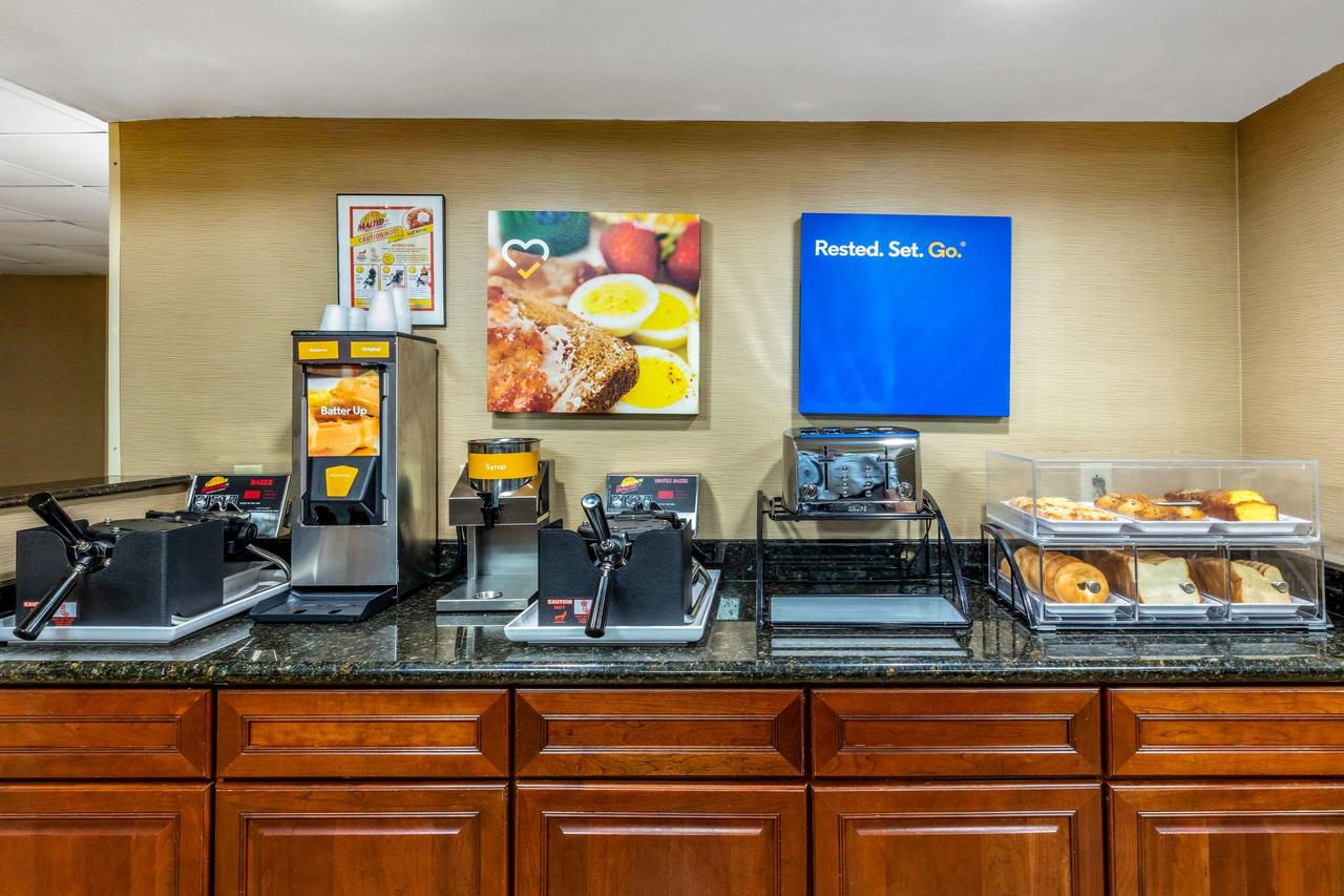 Comfort Inn & Suites Hamilton Place - thumb 7