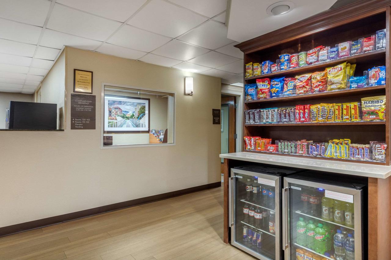Comfort Inn & Suites Hamilton Place - thumb 12