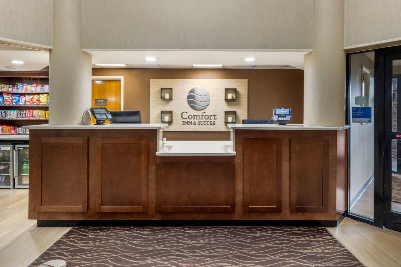 Comfort Inn & Suites Hamilton Place - thumb 2