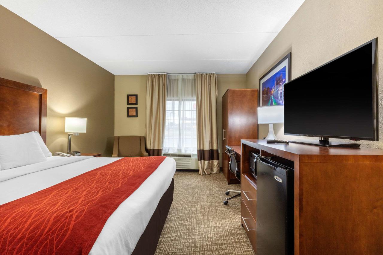 Comfort Inn & Suites Hamilton Place - thumb 8