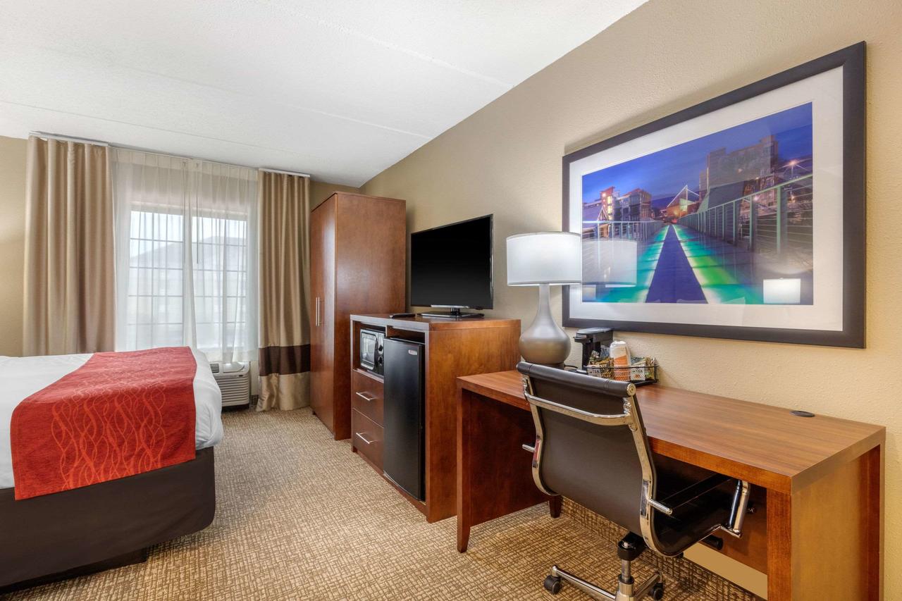 Comfort Inn & Suites Hamilton Place - thumb 24