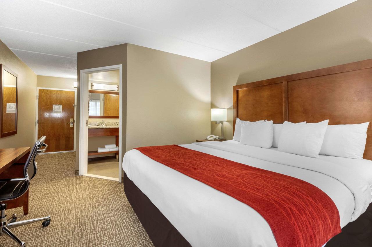 Comfort Inn & Suites Hamilton Place - thumb 18