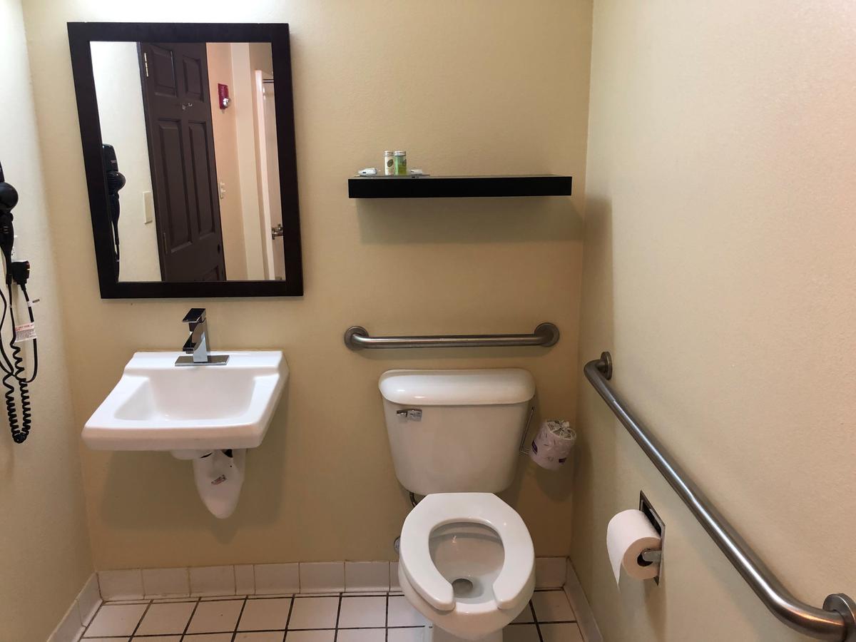 Boarders Inn And Suites By Cobblestone Hotels - Ashland City. - thumb 18