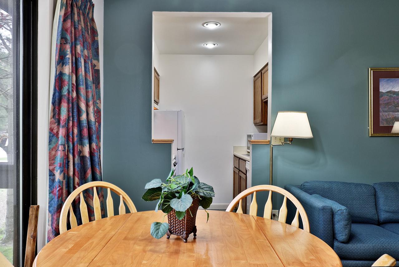 Cedarbrook Queen Suite 202 - thumb 8