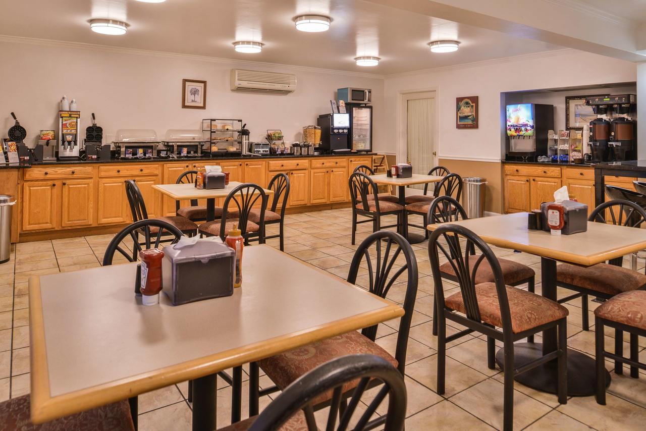 Best Western Plus Holiday Sands Inn & Suites - thumb 37