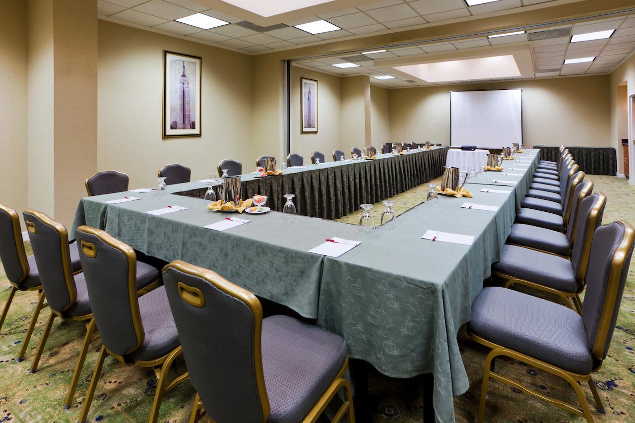 Crowne Plaza Hotel Dulles Airport - thumb 15