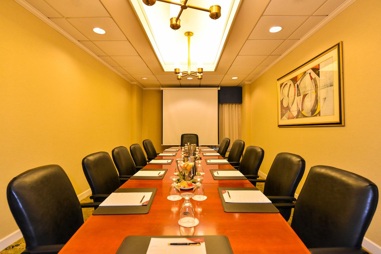 Crowne Plaza Hotel Dulles Airport - thumb 16