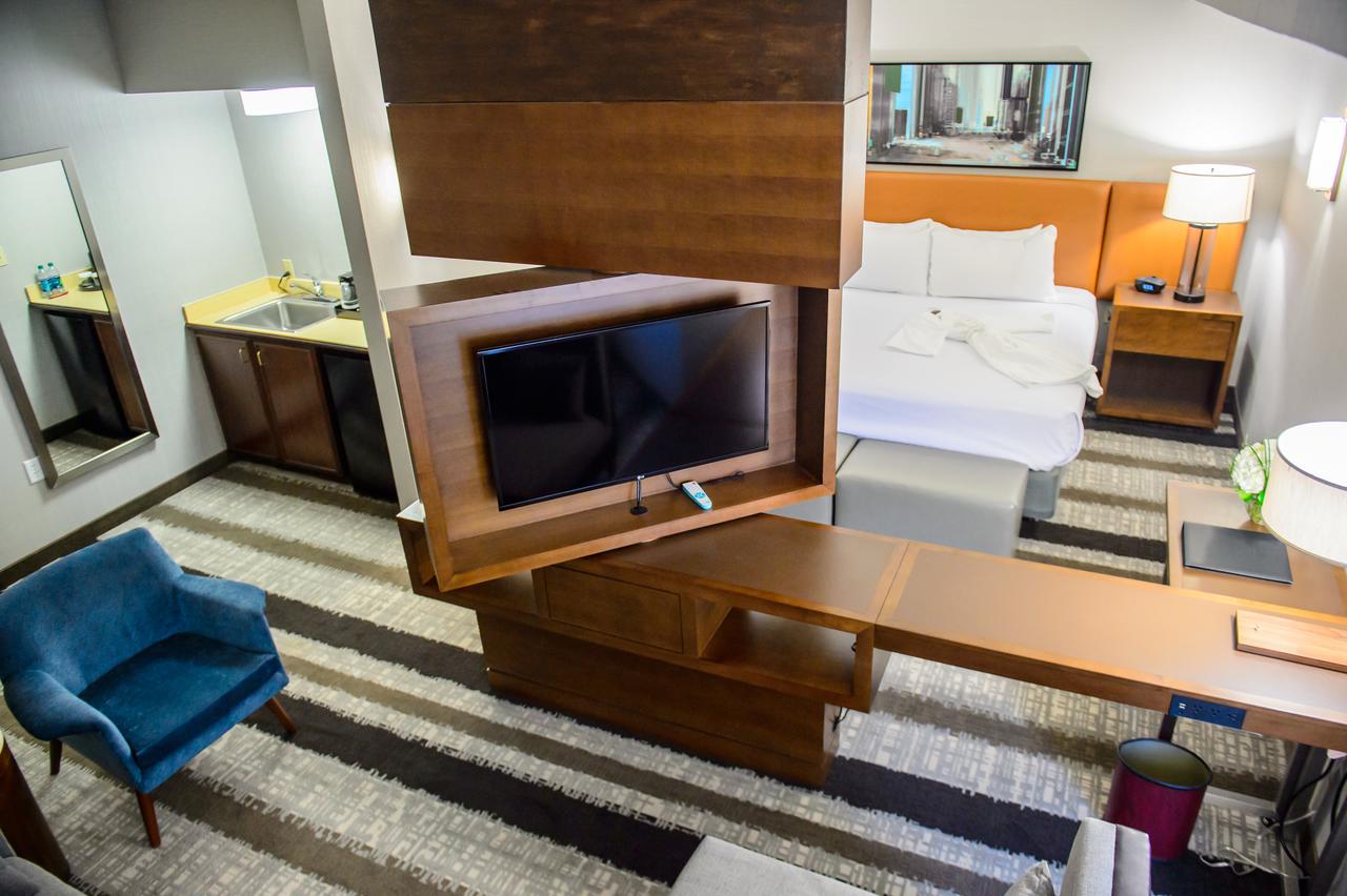 Crowne Plaza Hotel Dulles Airport - thumb 25