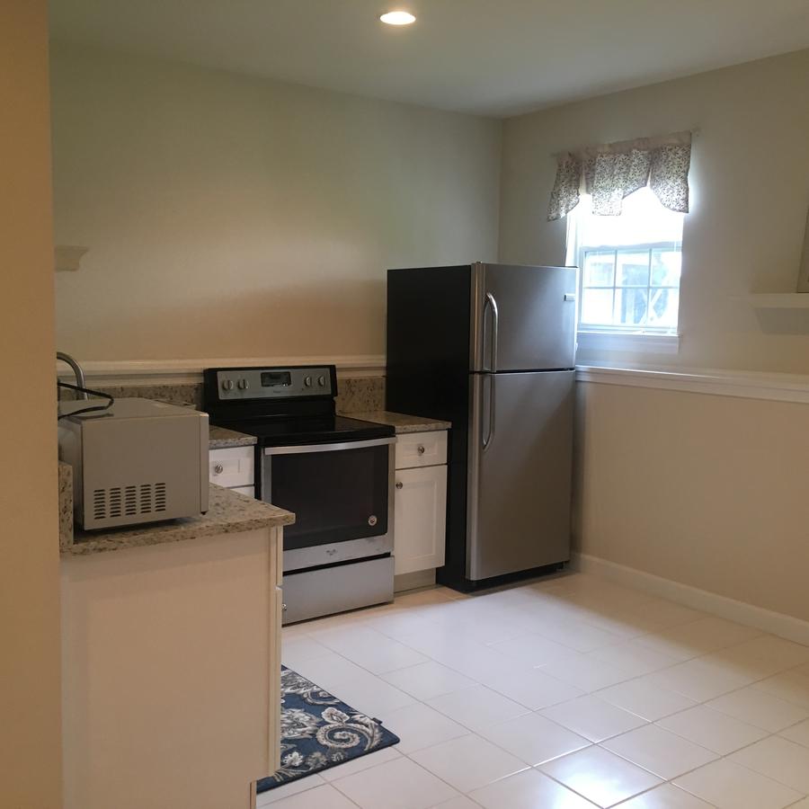Very Clean Spacious Basement (Private Entrance) - thumb 35