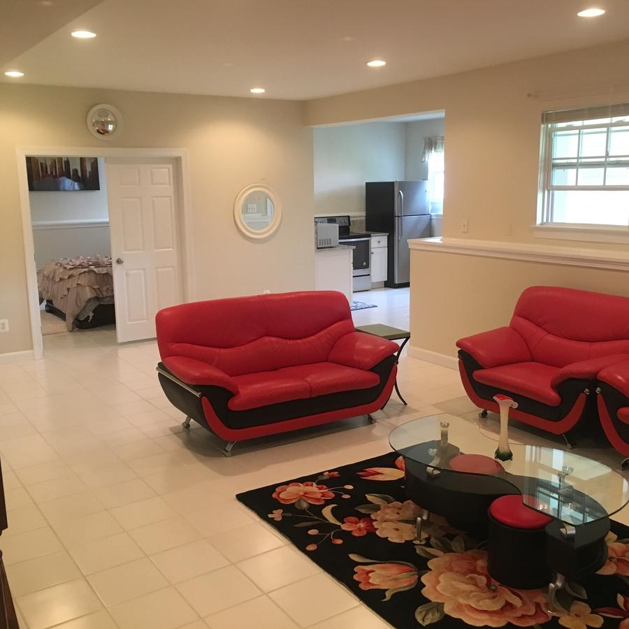 Very Clean Spacious Basement (Private Entrance) - thumb 22