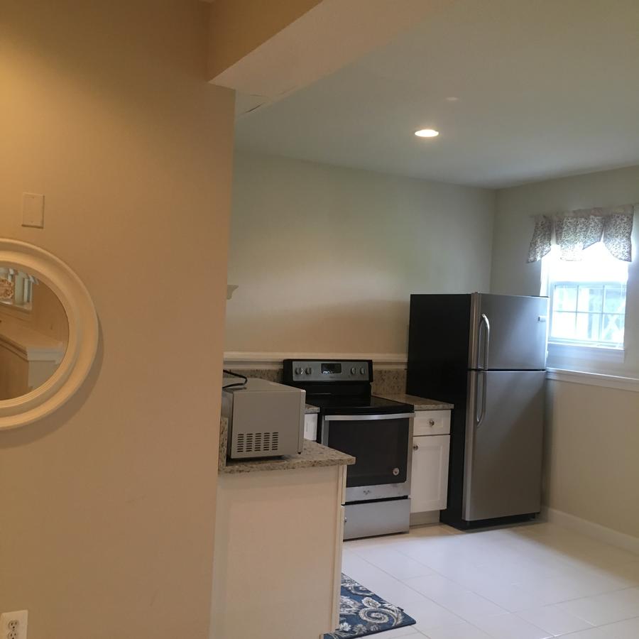 Very Clean Spacious Basement (Private Entrance) - thumb 38