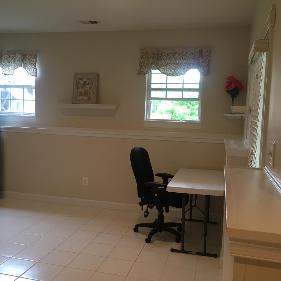 Very Clean Spacious Basement (Private Entrance) - thumb 34