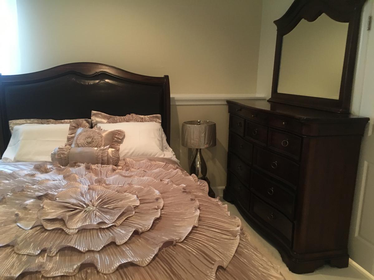 Very Clean Spacious Basement (Private Entrance) - thumb 6