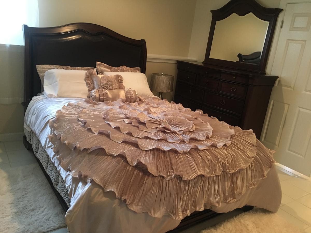 Very Clean Spacious Basement (Private Entrance) - thumb 9