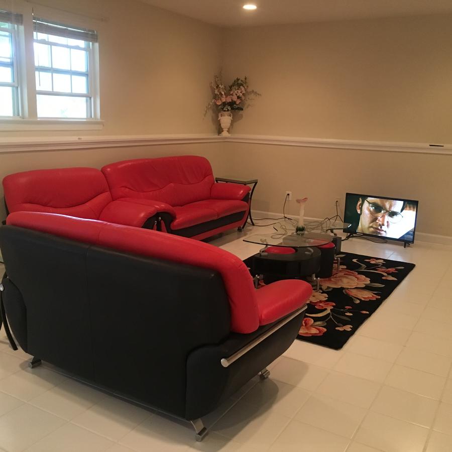 Very Clean Spacious Basement (Private Entrance) - thumb 0