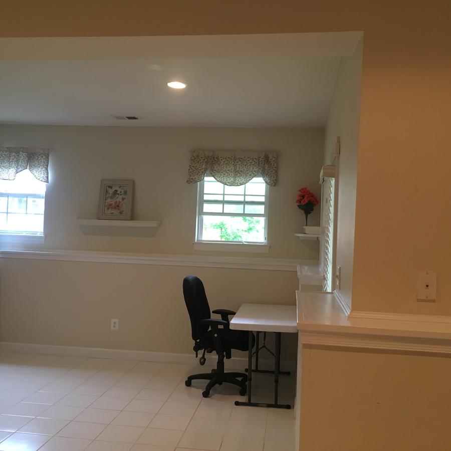 Very Clean Spacious Basement (Private Entrance) - thumb 43
