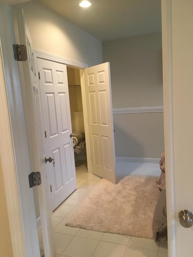 Very Clean Spacious Basement (Private Entrance) - thumb 11