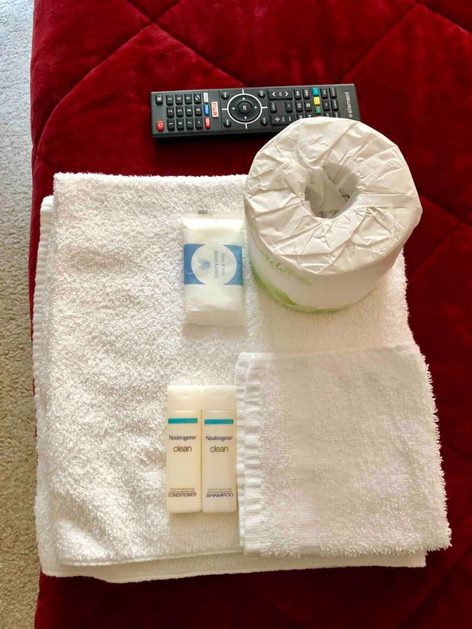 SPARKLING CLEAN PRIVATE BED&BATH NEAR IAD AIRPORT - thumb 19