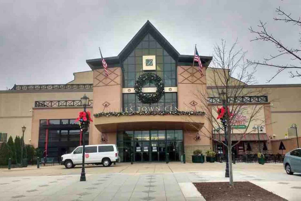 SPARKLING CLEAN PRIVATE BED&BATH NEAR IAD AIRPORT - thumb 11