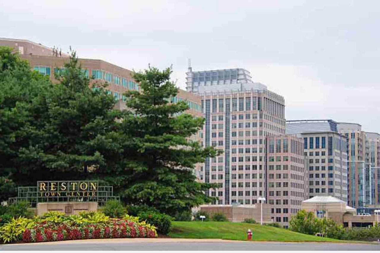 SPARKLING CLEAN PRIVATE BED&BATH NEAR IAD AIRPORT - thumb 1